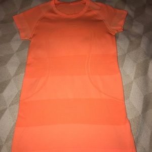 Lululemon swiftly shirt
